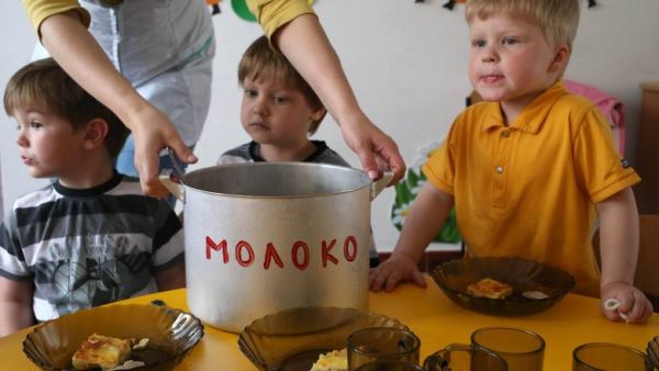 Стало известно, кто может получить компенсацию за оплату детского сада в Москве